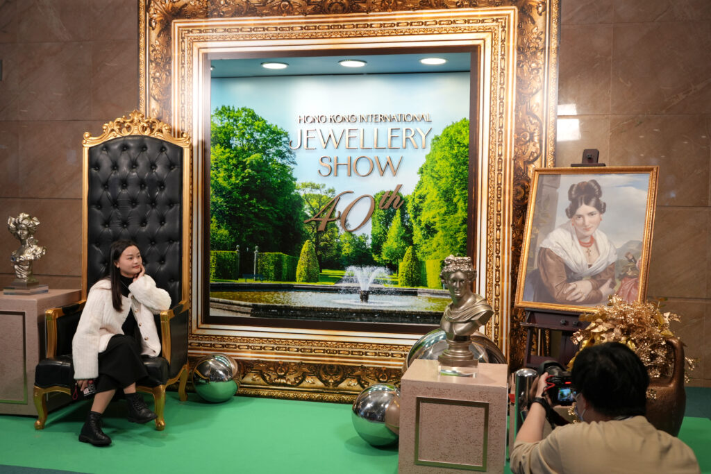 Phototaking moments at interesting spots around the Shows.